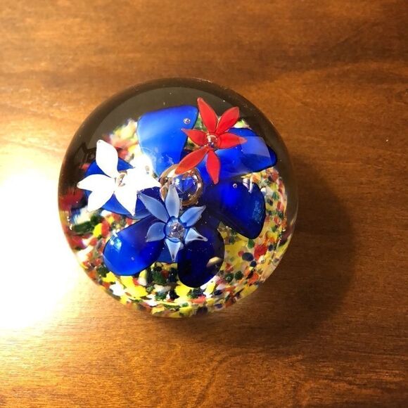 Glass paperweight 3 1/2” x 3” - Picture 2 of 15
